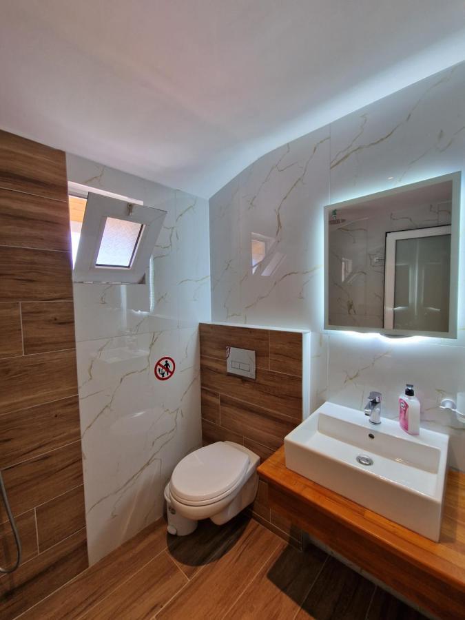 Juli Apartment