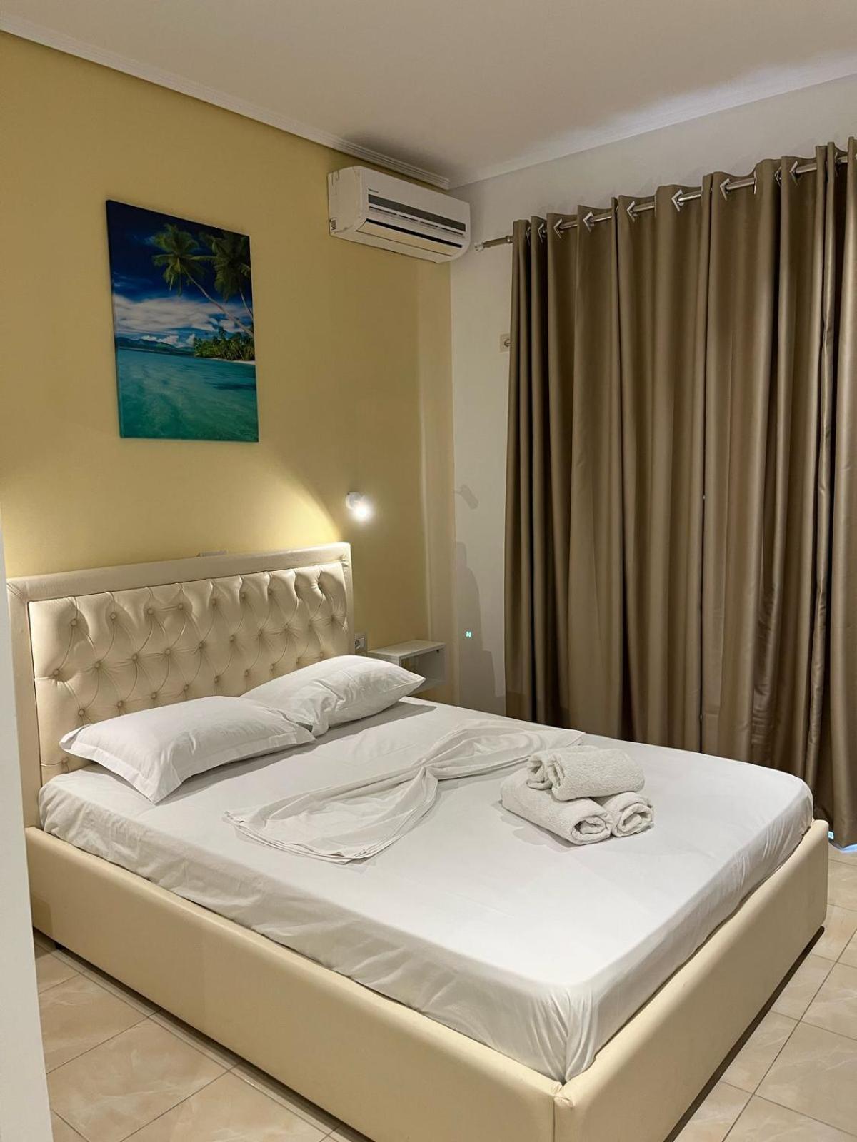 Juli Apartment *